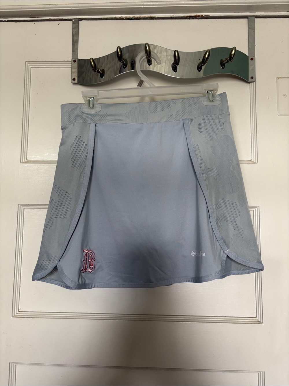Columbia Women's Pale Gray Omni-Wick Golf Skort with Subtle Pattern Size S/P